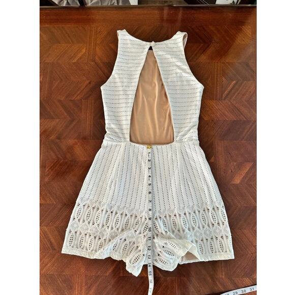 Elegant and rare Nightcap by Carisa Rene skort dress in white crochet lace - Picture 4 of 16